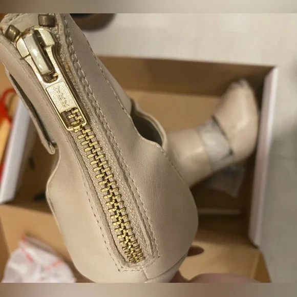 Aldo nude Heels - size 7 - Picture 4 of 6